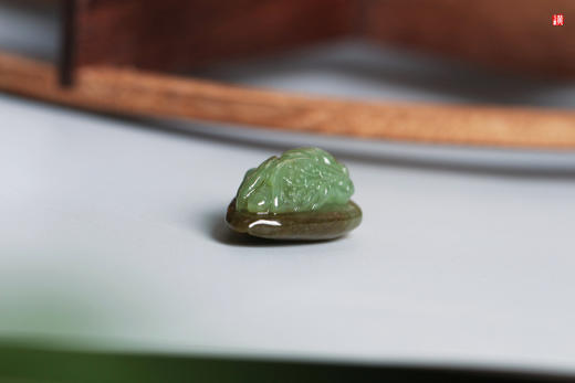 【大魁天下】和田糖玉俏色巧雕玉蝉 商品图2