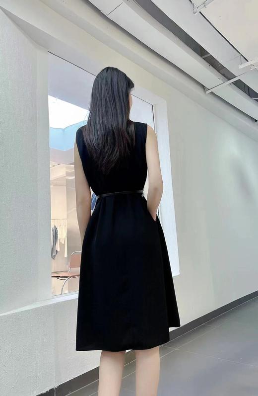 精致五金链连衣裙 商品图1