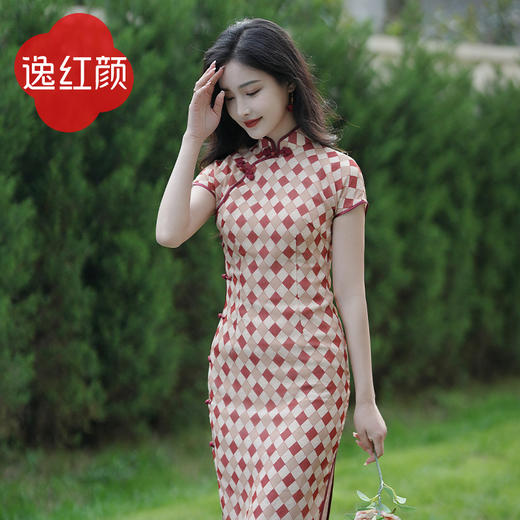 爆款推荐# 上海老画报复刻款『方仪』半透雪纺文艺格子印花旗袍，优雅迷人，带你梦回老上海！ 商品图2