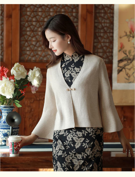 爆款推荐# 经典长青款『知婳』新中式盘扣针织轻薄外套，自带独特的复古魅力！ 商品图13