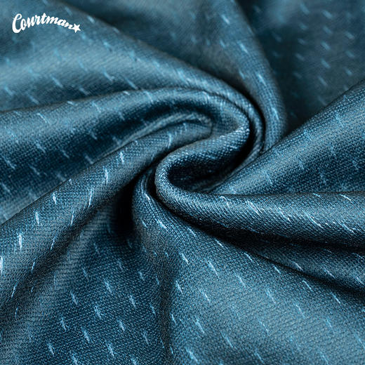 【美式街头风】采用了撕裂，撞色，等街头元素，版型是四分裤版型， 商品图6