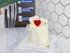 白色浪漫爱心+红色挚爱小蛋糕（图片是4.5寸）