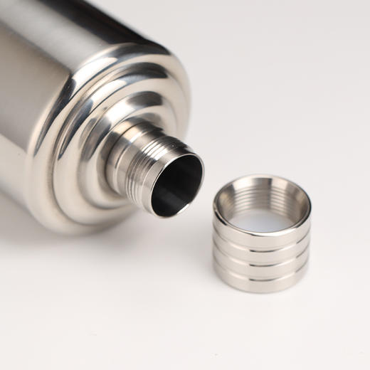 户外不锈钢便携式酒壶 商品图3