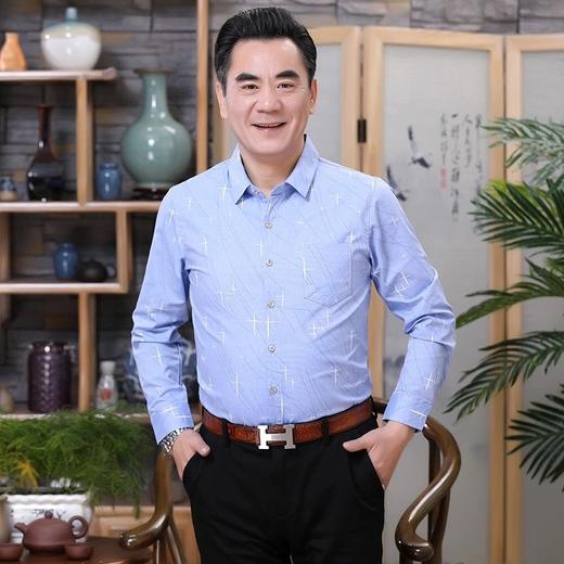 【时尚潮流显气质魅力❗️爸爸衬衫男长袖夏装中老年冰丝衬衣】舒适柔软亲肤吸汗 简单大气 休闲宽松中年男士薄款商务寸衬父亲节礼物优选粉丝专属七夕男士父亲节礼物新年礼盒年货礼盒 商品图3