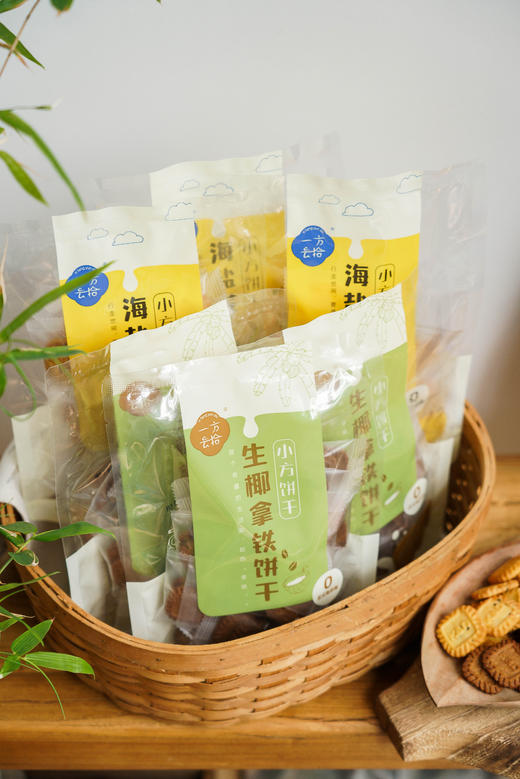 😋整个办公室都夸的咖啡小方饼干！「一方云拾」🥥生椰拿铁味/海盐芝士味！ 2️⃣种口味可盐可甜！口袋里的生椰拿铁 🧉 商品图1