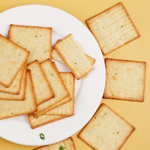 【酥酥脆脆有嚼感！香葱饼干零食休闲零食苏打饼干】轻薄咸香香酥松脆 好吃的零食苏打饼干咸味健康 商品图2