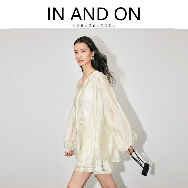IN AND ON53240+53359莱赛尔天丝套装女夏季度假灯笼袖法式上衣a字短裤两件套