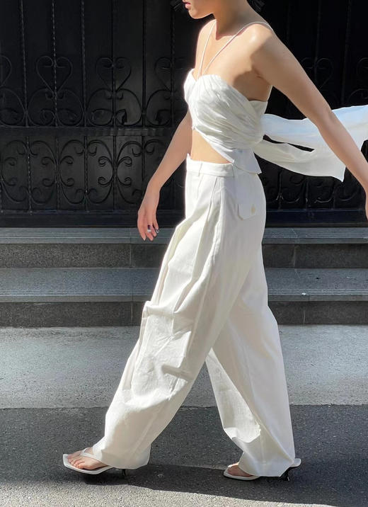 Viktoria Chan | SS23011 Astrid strap top [吊带露背上衣 米白 ] 商品图1
