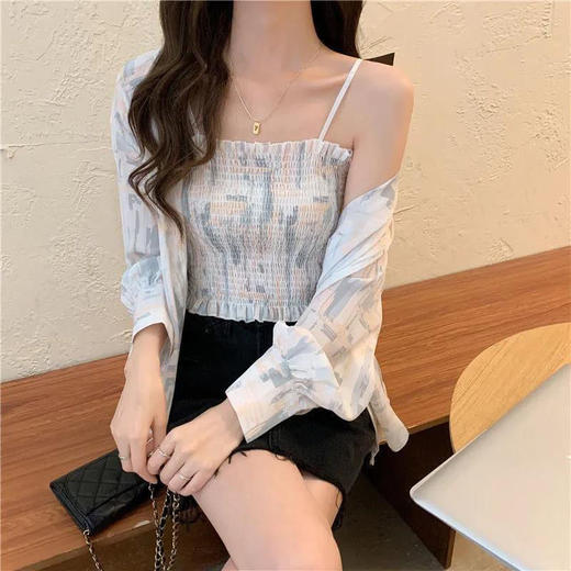 【宛如空气一样轻盈的衬衫！】夏装雪纺防晒衬衣+小吊带两件套 商品图3