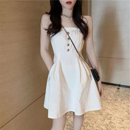 【可盐可甜一字肩小吊带连衣裙！】收腰设计，显瘦效果明显，让你更加自信美丽！不论是约会、派对还是日常穿搭，都是你的不二选择。 商品图0