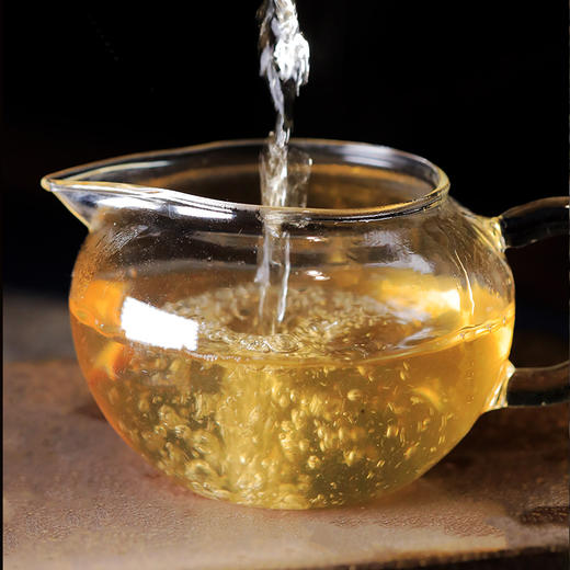 【倩倩直播间八周年纪念茶】茶频道&文源茶业 联合定制金孔雀普洱茶  2024年普洱生茶  2020年普洱熟茶   357g/饼 商品图4