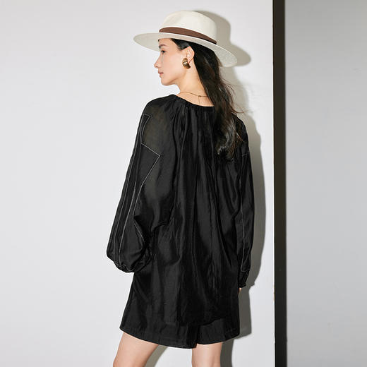 IN AND ON53240+53359莱赛尔天丝套装女夏季度假灯笼袖法式上衣a字短裤两件套 商品图3