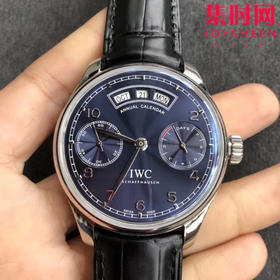 IWC  万国 葡萄牙葡七万年历系列 IW503504 镜面为双面防反光拱形边缘蓝宝石玻璃表镜，夜蓝色的表盘。年历的显示设计简洁利落