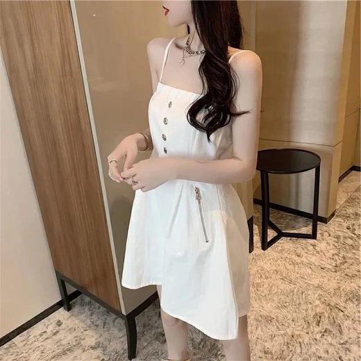 【可盐可甜一字肩小吊带连衣裙！】收腰设计，显瘦效果明显，让你更加自信美丽！不论是约会、派对还是日常穿搭，都是你的不二选择。 商品图1