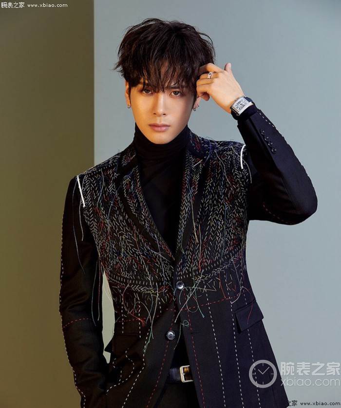 王嘉尔戴这腕表RAP的非常好的歌手