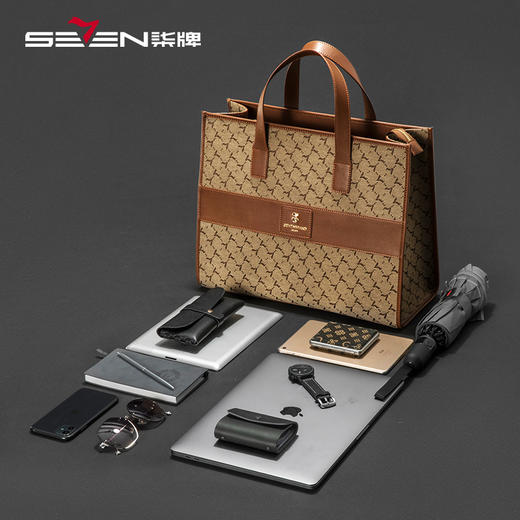 柒牌男士商务公文包新款时尚复古提花大容量卡其色手提电脑包	124P70190 商品图2