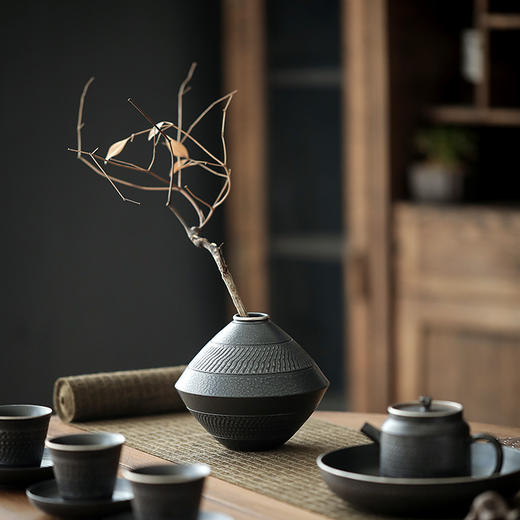 黑玄粗陶手制花瓶复古禅意桌面花器陶瓷花插水培小花插工艺品摆件 商品图4