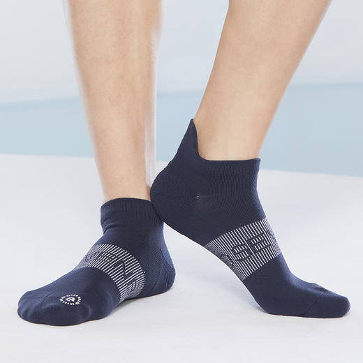 柒牌袜子男士透气防臭抑菌船袜男生短筒袜防滑高弹提耳袜潮男	124F70540 商品图3