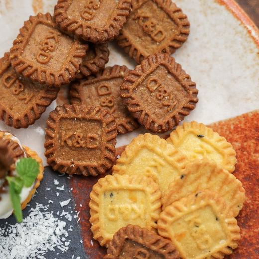 生椰拿铁味饼干/海盐芝士味饼干（小方饼）   135g/袋  （3袋/6袋） 商品图7