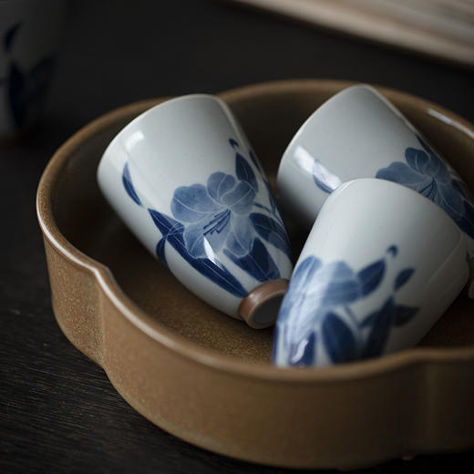 【日用百货】-宜室茶话  手绘百合茶杯 功夫茶具陶瓷品茗杯 商品图1