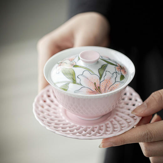 【日用百货】-宜室茶话  手绘粉百合三才盖碗 文人器家用陶瓷泡茶碗 商品图1