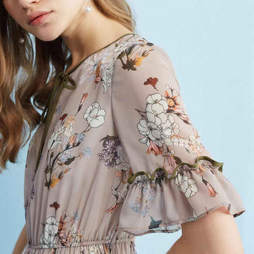 欧芮儿 2019夏装新款木耳边印花a字裙喇叭袖碎花连衣裙女中长款 商品图2