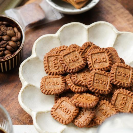 生椰拿铁味饼干/海盐芝士味饼干（小方饼）   135g/袋  （3袋/6袋） 商品图1