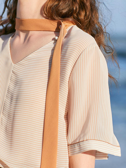 欧芮儿夏装2019新款女装拼接条纹雪纺衫女宽松挂脖上衣女小衫 商品图2