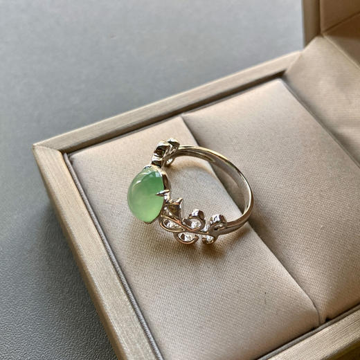 高冰种晴水绿翡翠蛋面戒指18k白金钻石镶嵌 商品图4