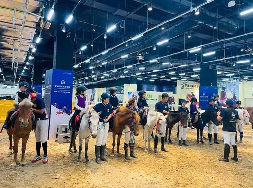 【朗诗&罗德马术 I 朗诗业主专享】一分专注力 十分好能力 4-16岁零基础马术训练到店体验 nj 商品图0