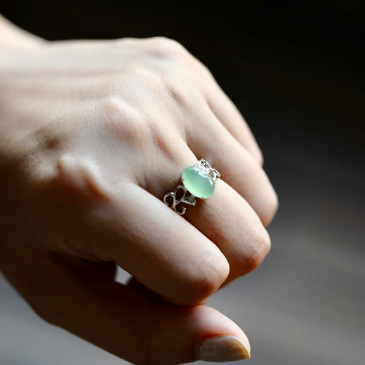 高冰种晴水绿翡翠蛋面戒指18k白金钻石镶嵌 商品图7