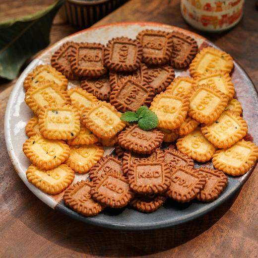 生椰拿铁味饼干/海盐芝士味饼干（小方饼）   135g/袋  （3袋/6袋） 商品图0