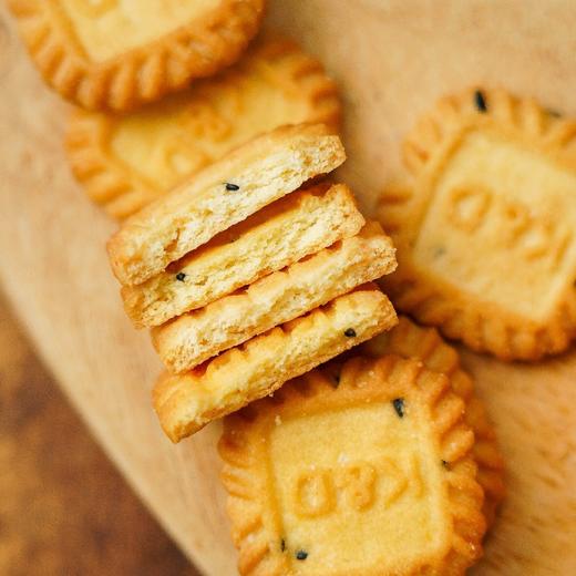 生椰拿铁味饼干/海盐芝士味饼干（小方饼）   135g/袋  （3袋/6袋） 商品图13