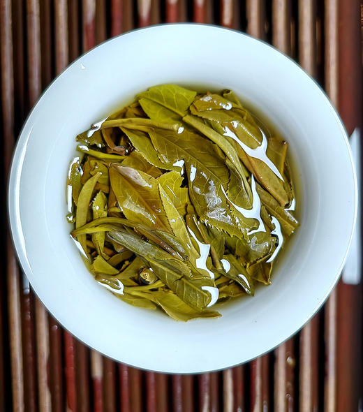 西藏高僧定制；封存饼【2022年头春古树精采严选易武无人区秘境】当时由于多压了一点出来；今天给咱家老茶友放漏了！数量有限只有18公斤左右【每个id限购5饼】 商品图5