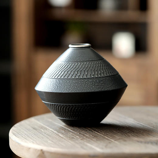 黑玄粗陶手制花瓶复古禅意桌面花器陶瓷花插水培小花插工艺品摆件 商品图6