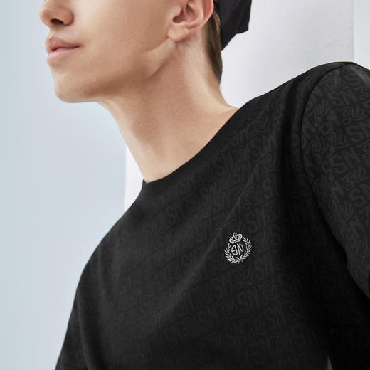 柒牌男士t恤短袖夏季薄款时尚休闲满身字母印花黑色圆领上衣	124T71600 商品图2