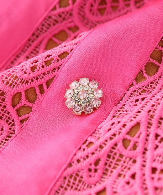 收腰显瘦，重磅蕾丝拼接水溶花镂空设计感梯形领连衣裙WLZD-2312201 商品图3