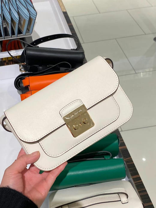 限时折扣850￥🇺🇸直邮，MK新款小邮差多功能包，可做胸包，腰包，单肩斜挎都可 商品图6