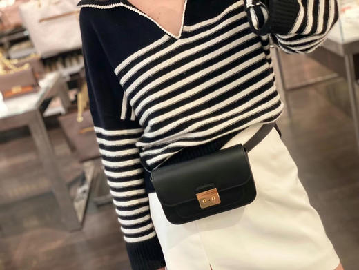 限时折扣850￥🇺🇸直邮，MK新款小邮差多功能包，可做胸包，腰包，单肩斜挎都可 商品图3