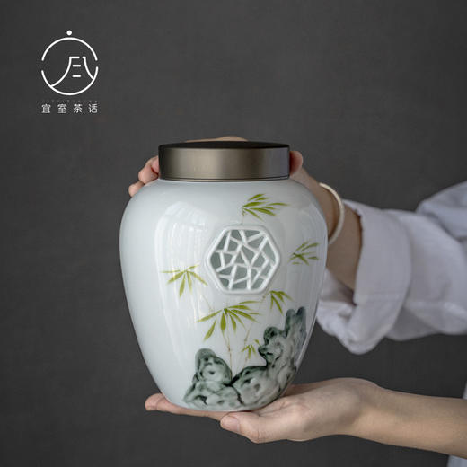 【日用百货】-手绘浮雕窗花复古茶叶罐双层锡盖陶瓷密封罐 商品图0