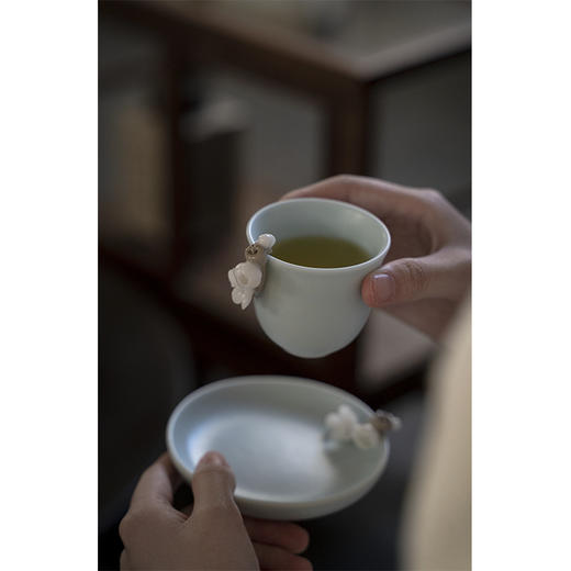 【日用百货】-宜室茶话 汝窑创意手工捏花茶杯 商品图3