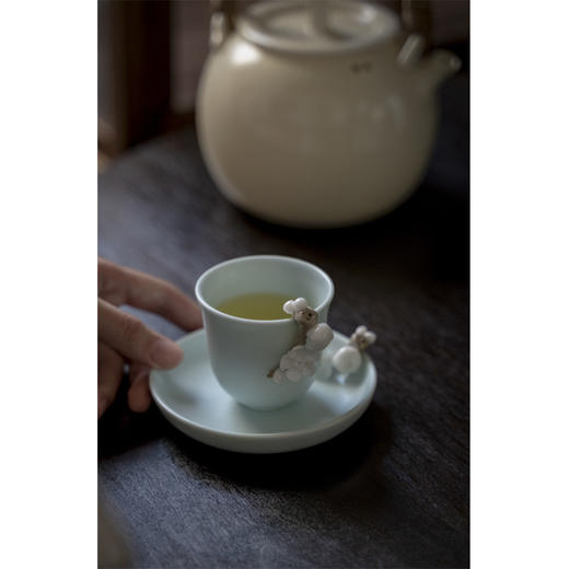 【日用百货】-宜室茶话 汝窑创意手工捏花茶杯 商品图1