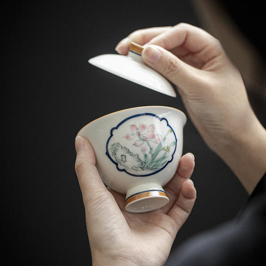 【日用百货】-宜室茶话 手绘幽兰盖碗釉下彩高足泡茶碗 商品图3