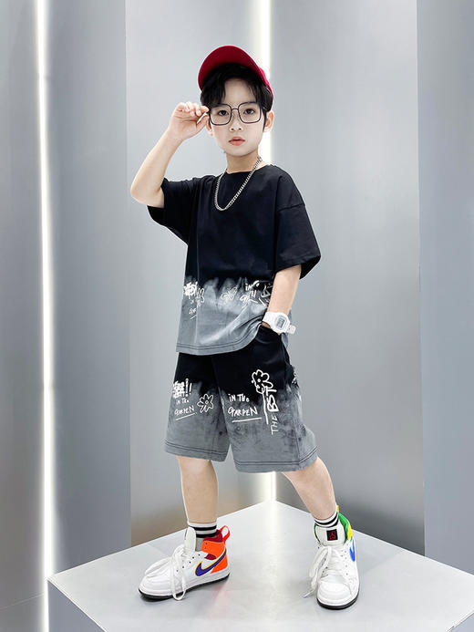 【服装鞋包】夏季中大童男孩短袖运动时髦套装 商品图1