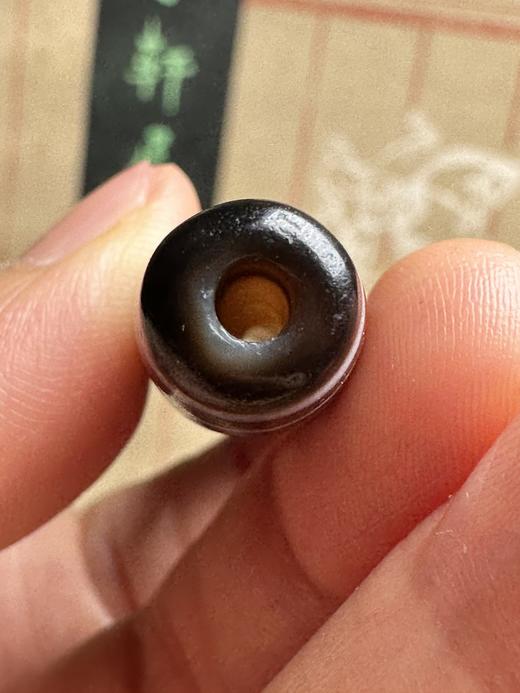 D477143 极品九眼天珠 为天珠最上品。一物一图，有快有！56*12.5MM，可免费编绳 特价：1180 商品图8