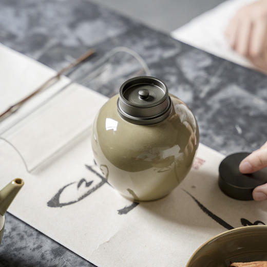 【日用百货】-宜室茶话  仿古青瓷茶叶罐双层锡盖密封罐 商品图1