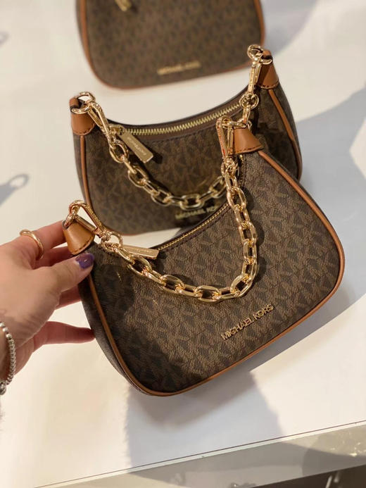 ¥980🇺🇸直邮，Mk新款mini Cora豌豆包，老花链条腋下包，搭配皮质肩带 商品图0