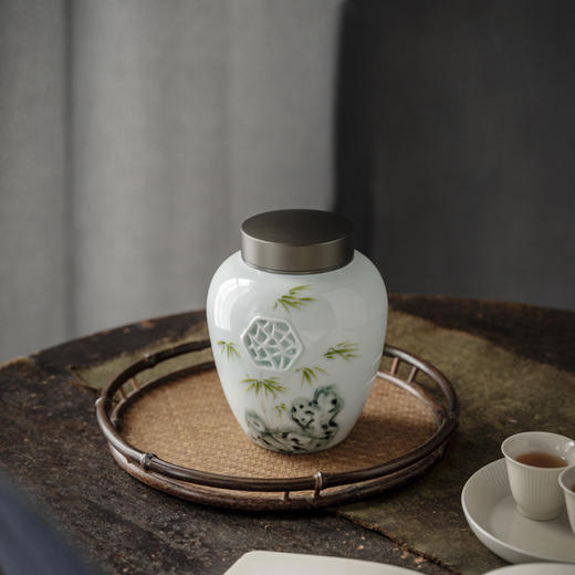 【日用百货】-手绘浮雕窗花复古茶叶罐双层锡盖陶瓷密封罐 商品图1