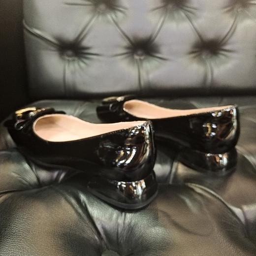 LFGJ  12007 新款真皮浅口低跟漆皮单鞋 商品图3