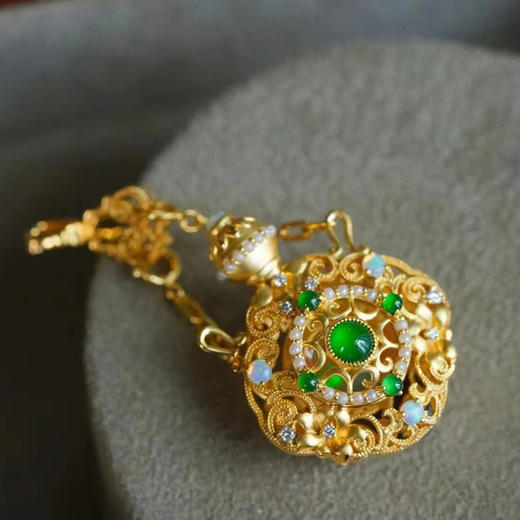 龢盒原创 18k古典花朵卷草纹花丝小宝瓶香囊吊坠 商品图2